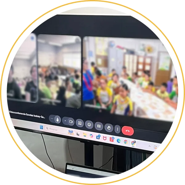 Video call between Escola Ixubãy Rabuī Puyanawa and Year 6 pupils at Escola Sant Cristòfor in Begues